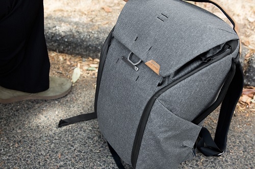 PEAK DESIGN EVERYDAY BACKPACK 20L V2 CHARCOAL