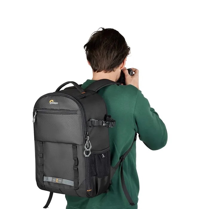 LOWEPRO ADVENTURA BACKPACK 300 III BLACK GREEN LINE