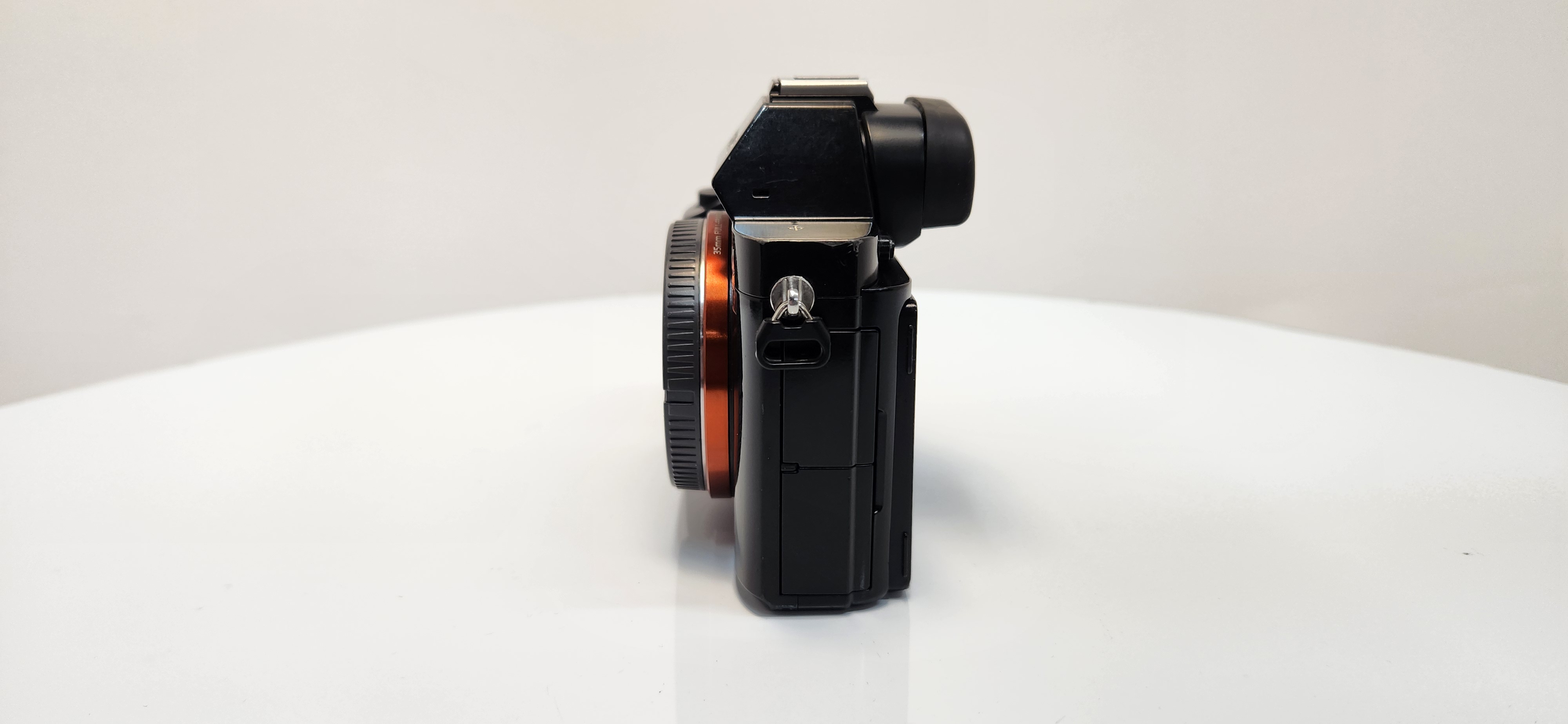 Sony ILCE-7R (Refurbished)