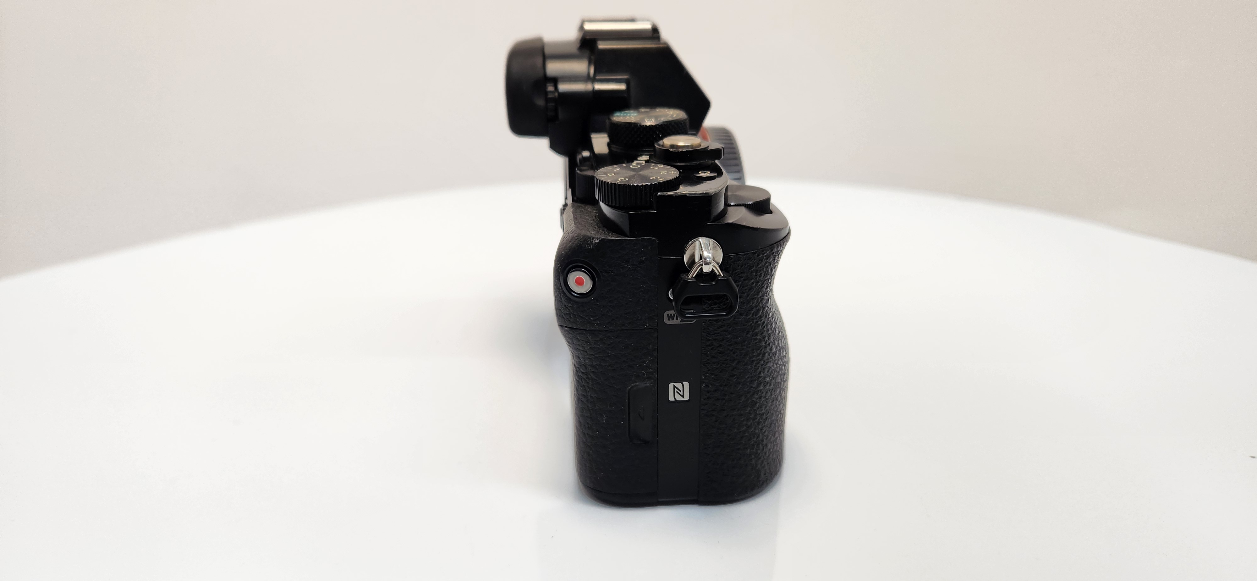 Sony ILCE-7R (Refurbished)